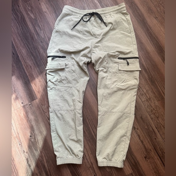 Urban outfitters Green Cargo Pants - Picture 1 of 2